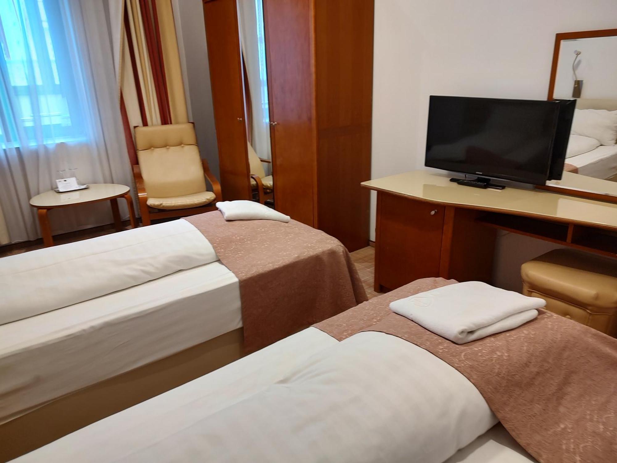 Hotel Dana 2 Satu Mare Luaran gambar