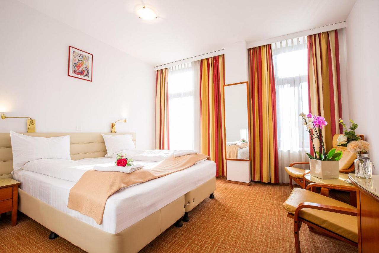 Hotel Dana 2 Satu Mare Luaran gambar